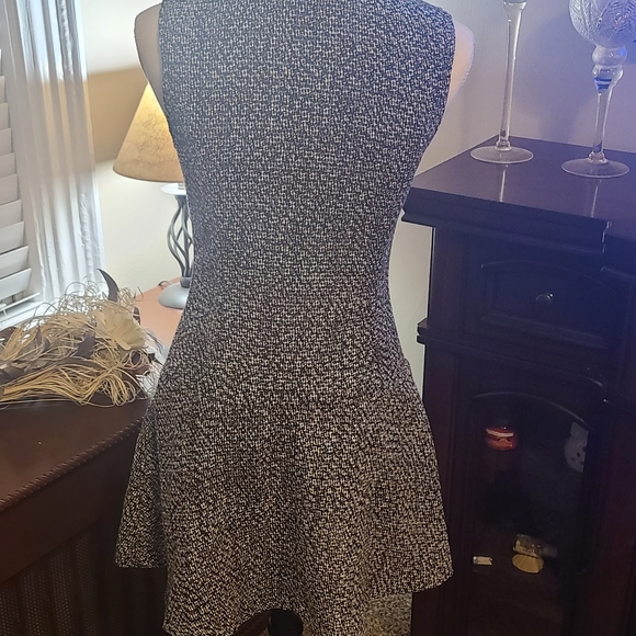 VENUS DRESS - Picture 3 of 4